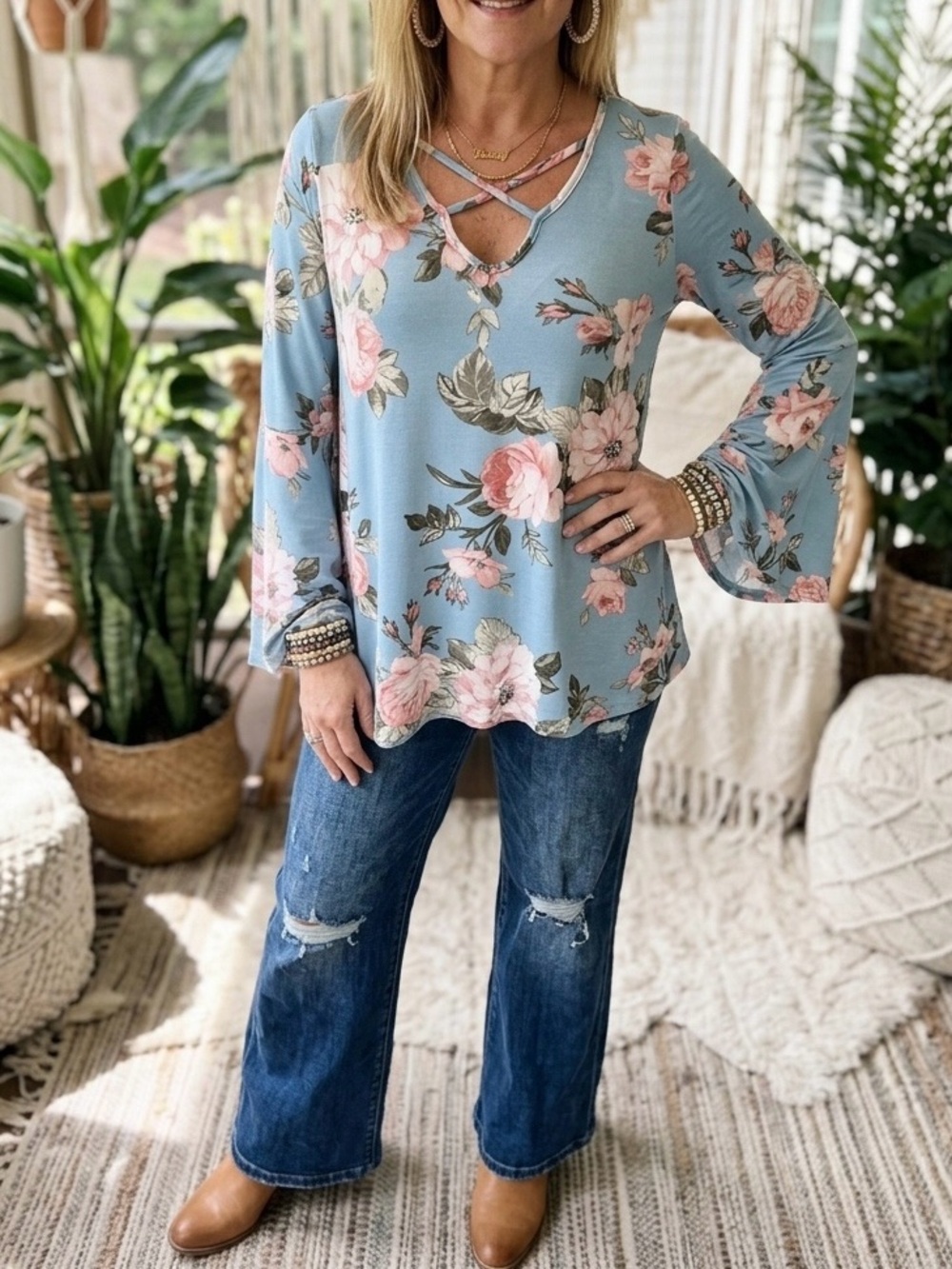 Promesa boho floral top. Light blue. Size L EUC